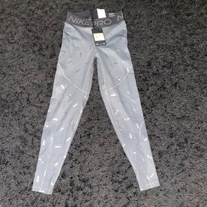 Nike pro leggings size S